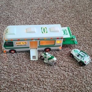 NWT 1998 Hess Recreation Van with Dune Buggy and M